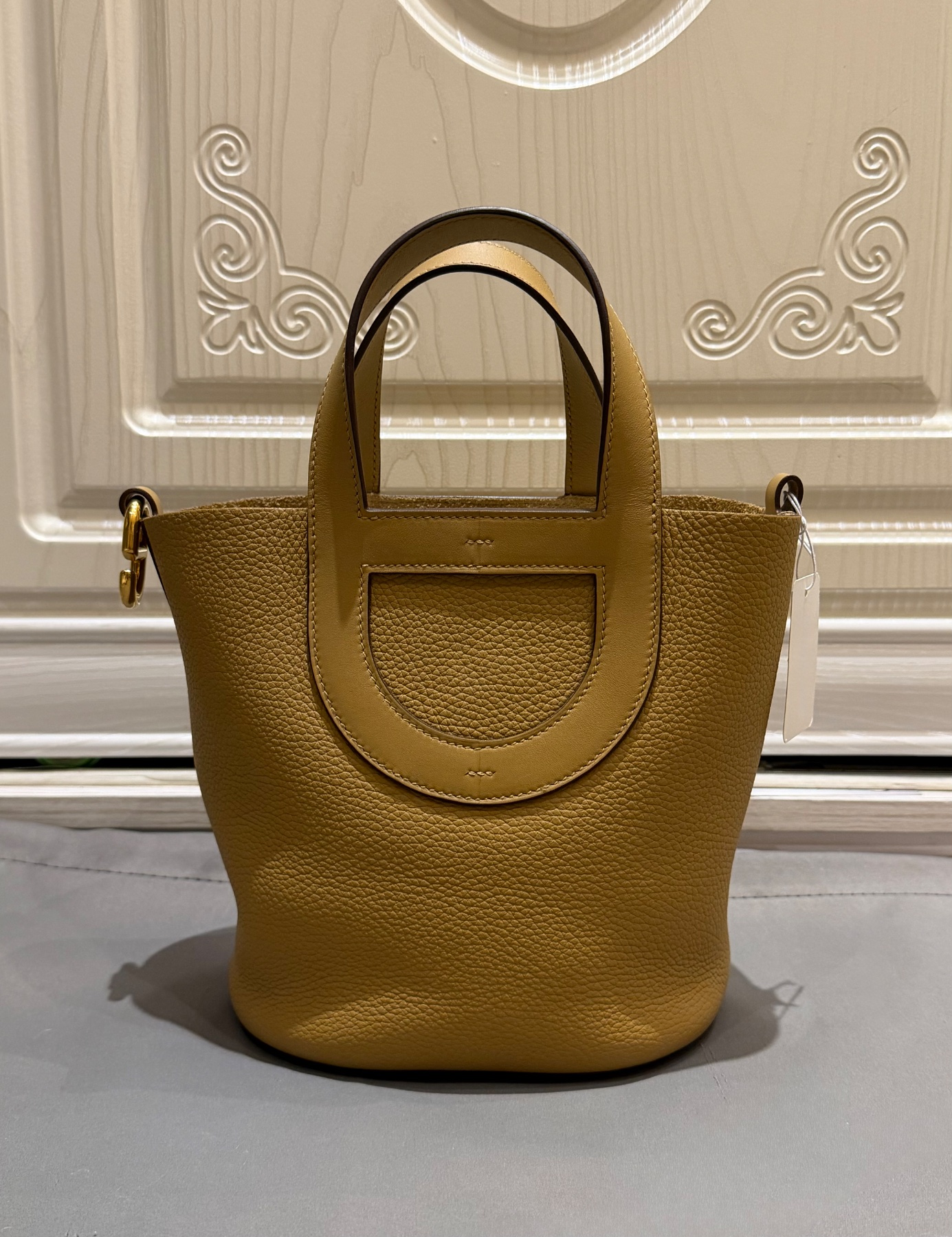 Hermes In The Loop 18 Biscuits/Gold Stamp B by Hermes